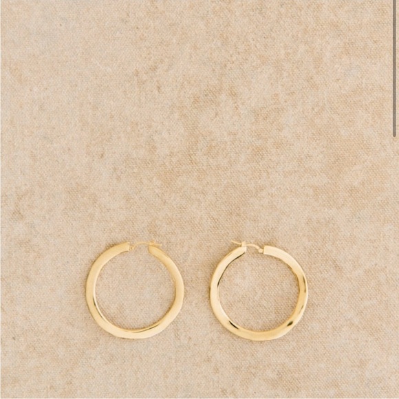 NWOT SÉZANE Clarisse Gold Hoop Earrings - Picture 2 of 7